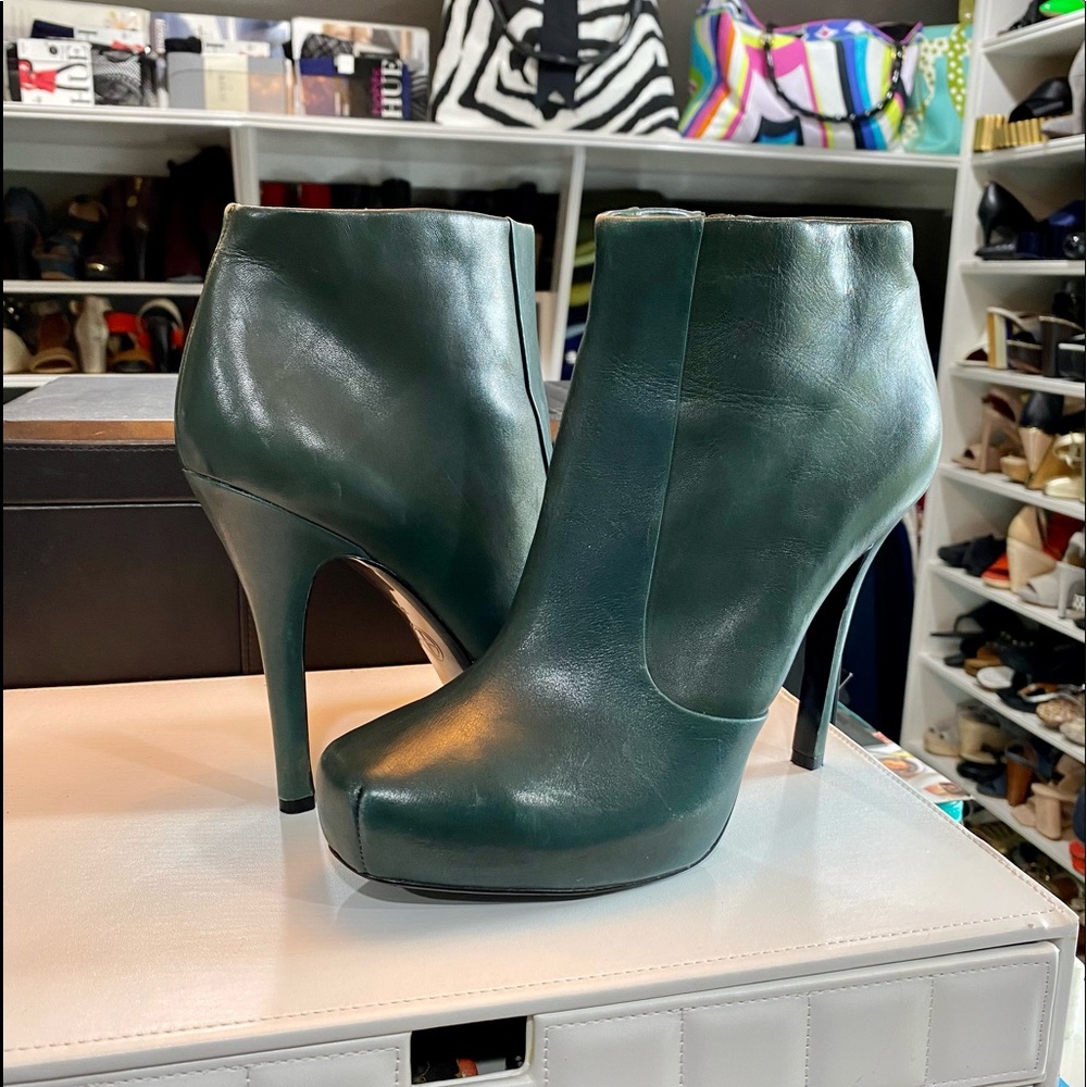 House of Harlow 1960 booties